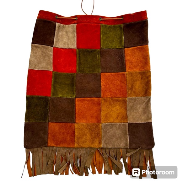 Leather/suede patch drawstring purse with bottom fringe - Picture 3 of 6